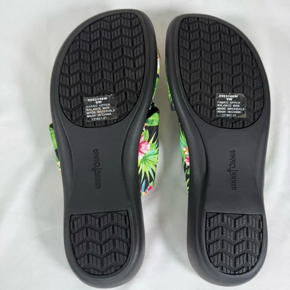 -ON HOLD- NEW Minnetonka Sarong Tropical Floral Summer Slide Sandals Size 9 WIDE - Picture 9 of 12